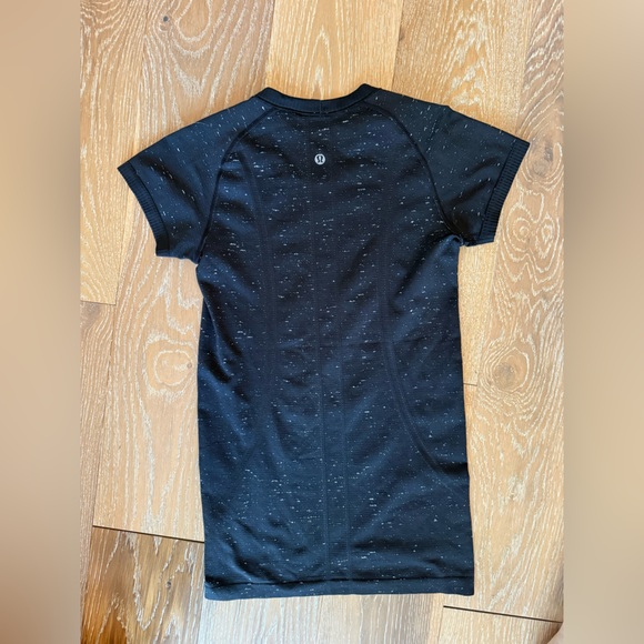 Lululemon Swiftly Tech Short Sleeve Crew black/white - Picture 4 of 7